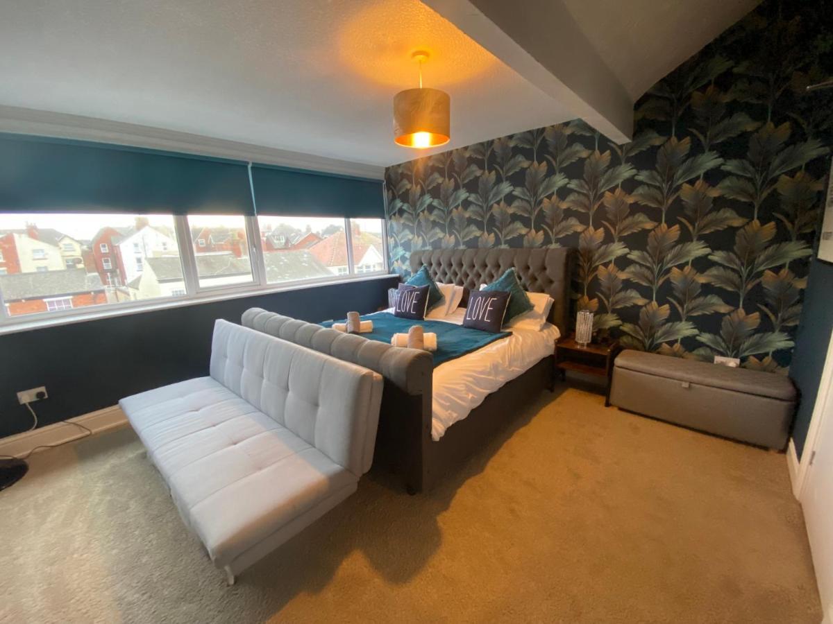 Abode - The Cinema House Holiday home
